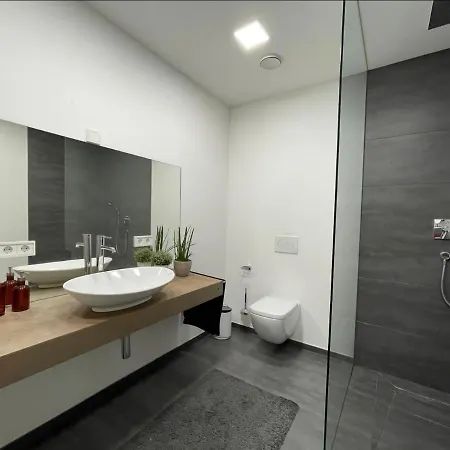 Modernes Apartment Mit Wunderschonem Rheinblick Urmitz Buitenkant foto
