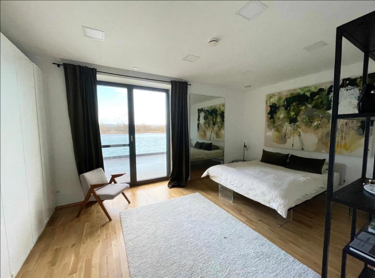 Modernes Mit Wunderschonem Rheinblick Urmitz